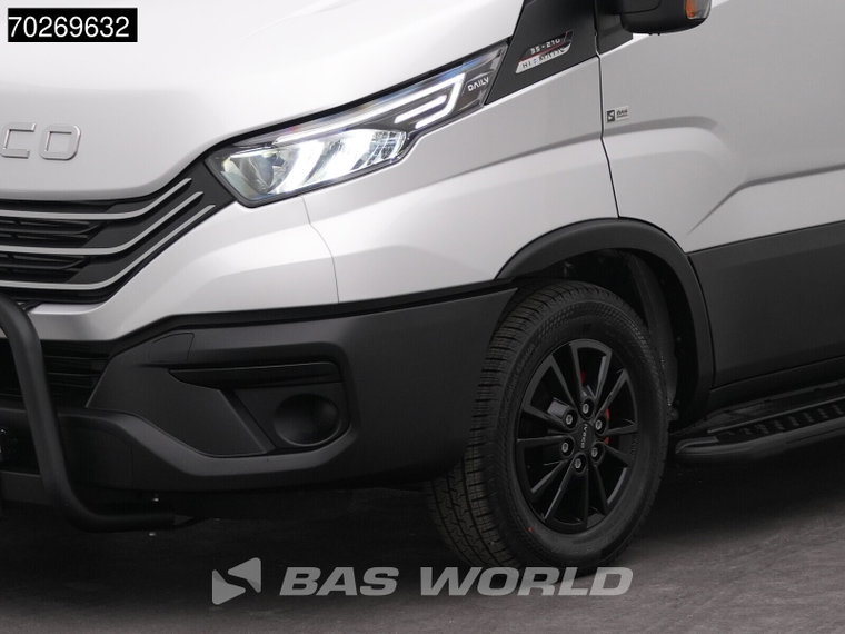 Vehicle Image 38