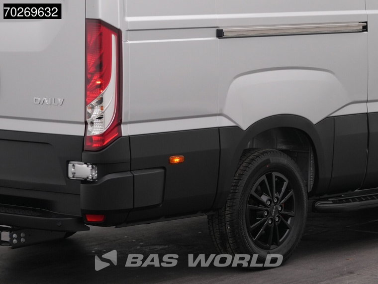 Vehicle Image 39