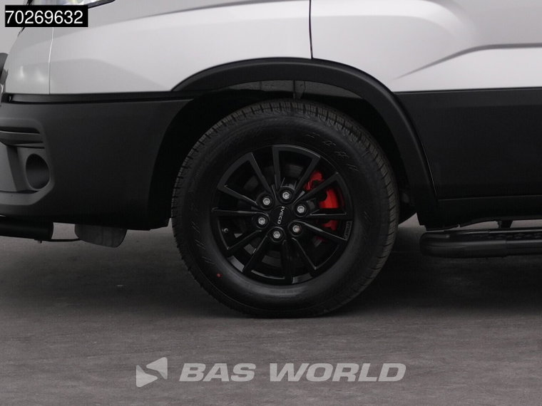 Vehicle Image 40