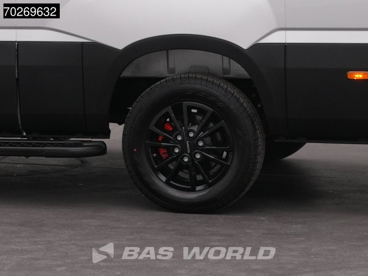 Vehicle Image 41