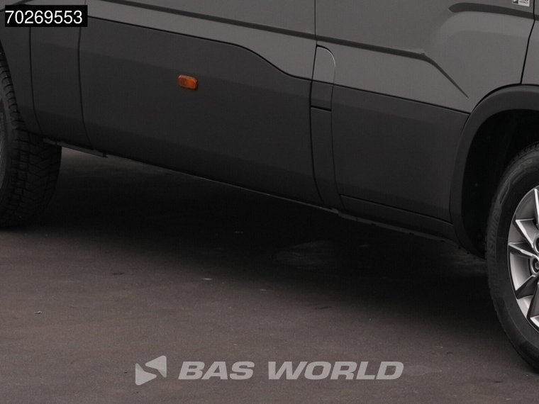 Vehicle Image 39