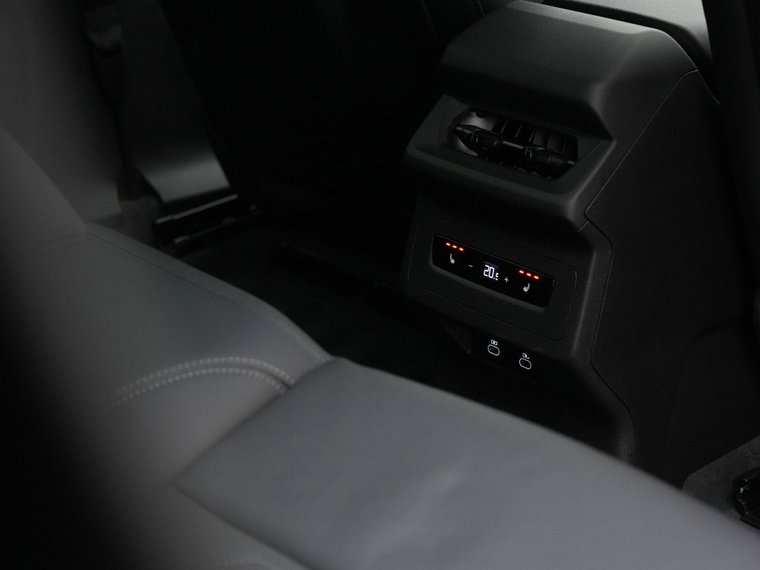 Vehicle Image 41