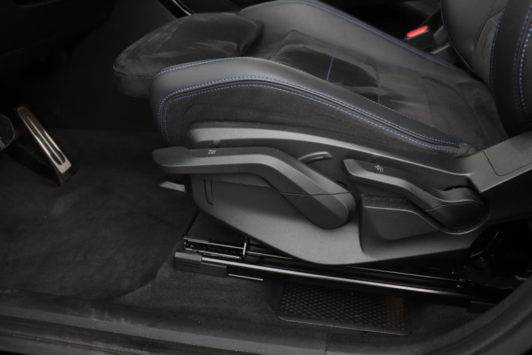 Vehicle Image 38