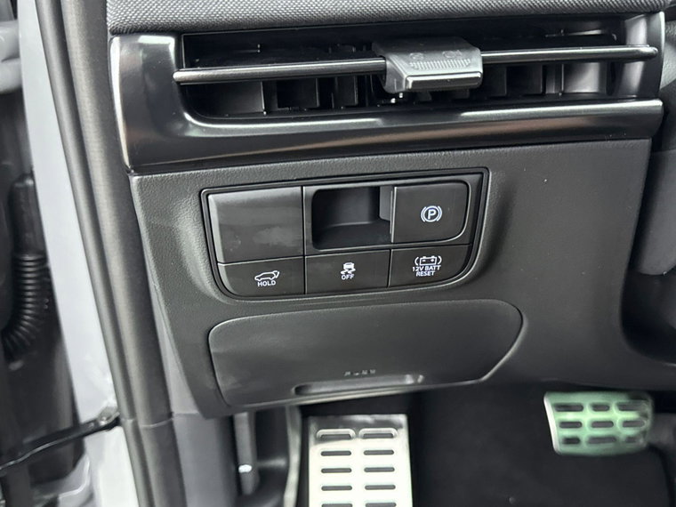 Vehicle Image 29