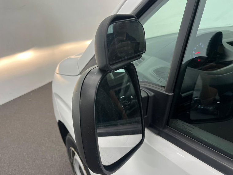 Vehicle Image 26