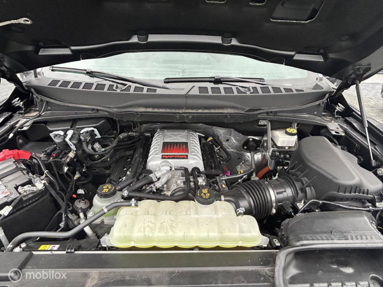 Vehicle Image 29