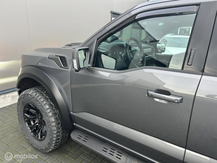 Vehicle Image 40