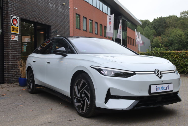Vehicle Image 36