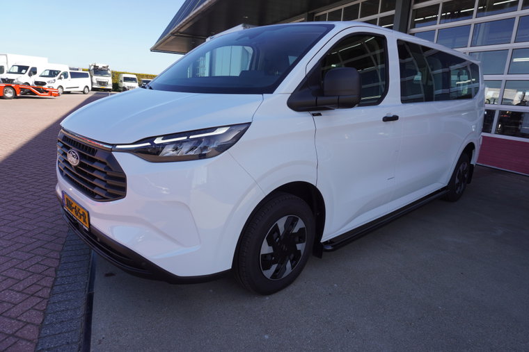 Vehicle Image 8