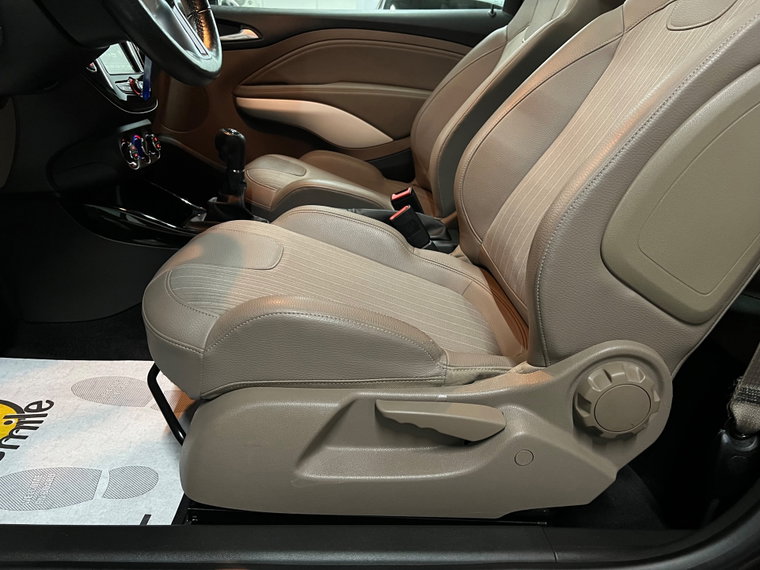 Vehicle Image 22