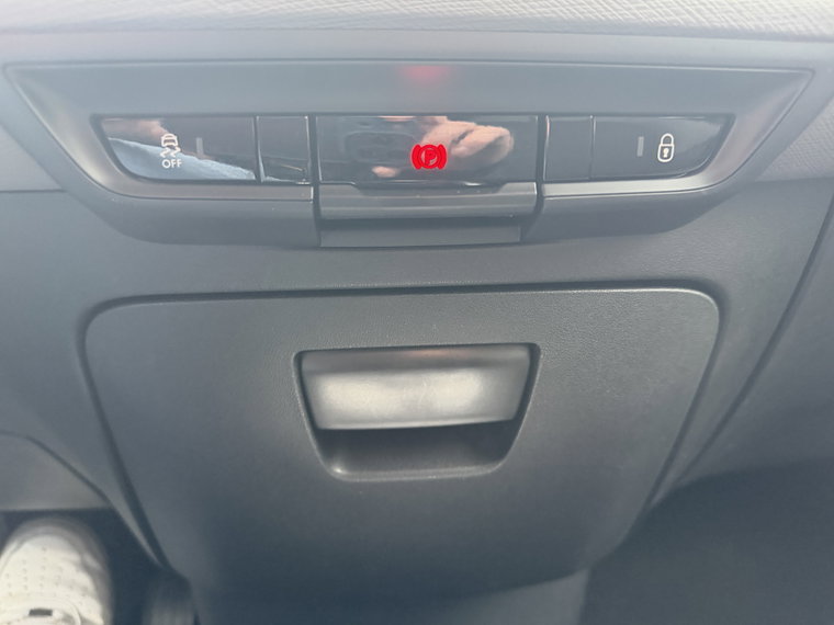 Vehicle Image 26