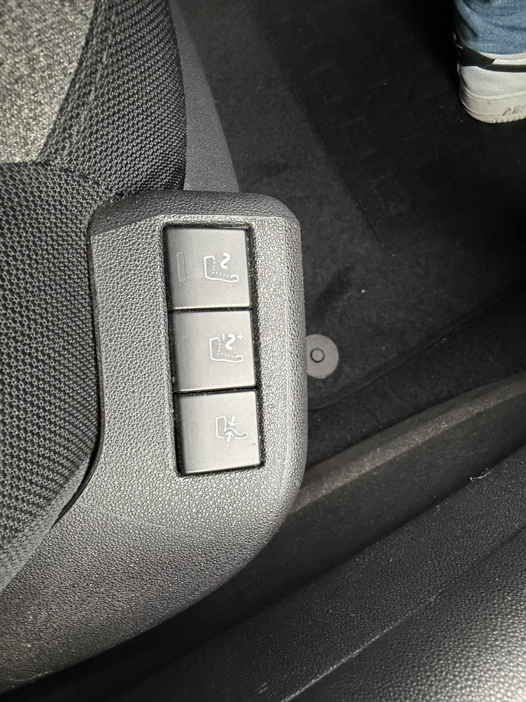 Vehicle Image 28