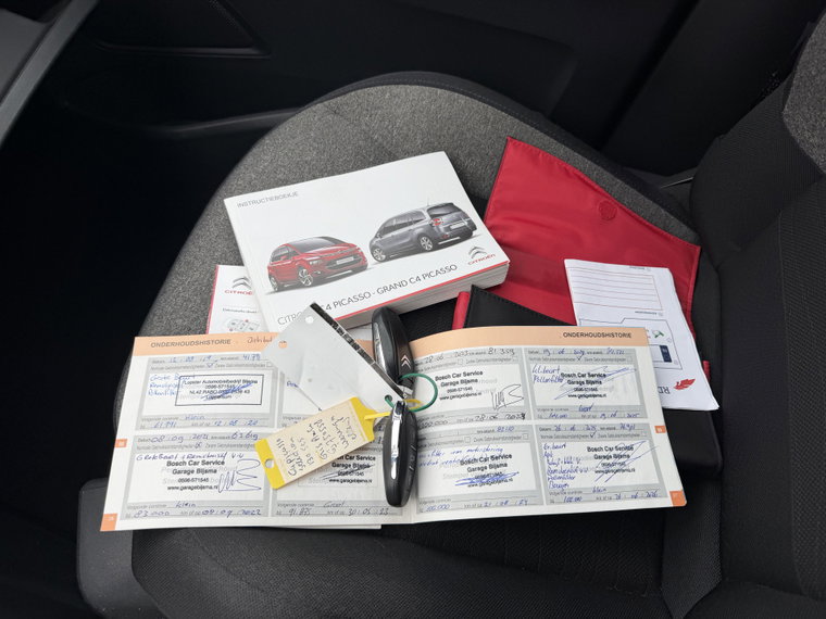 Vehicle Image 30