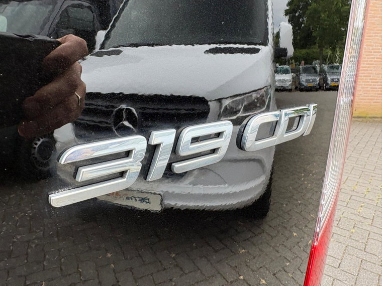 Vehicle Image 28