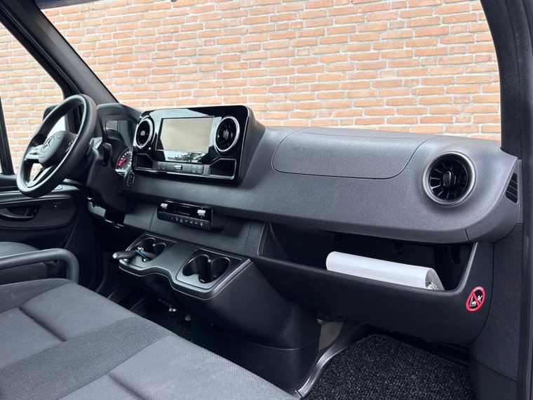 Vehicle Image 29