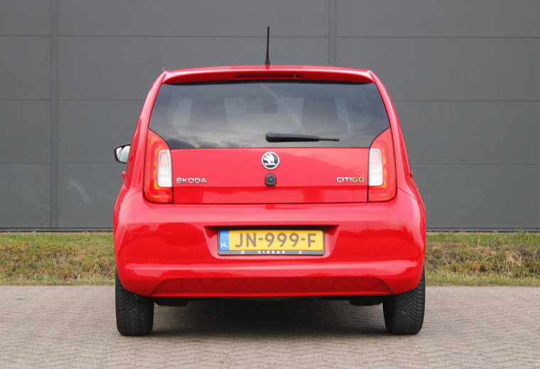 Vehicle Image 12