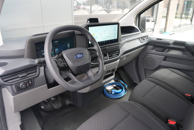 Vehicle Image 15