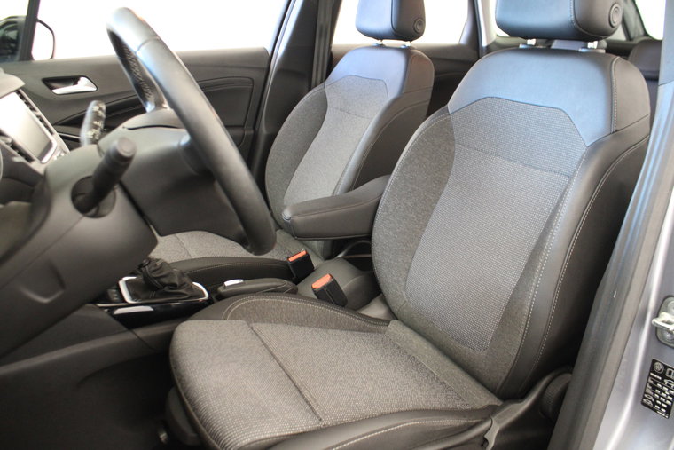 Vehicle Image 15