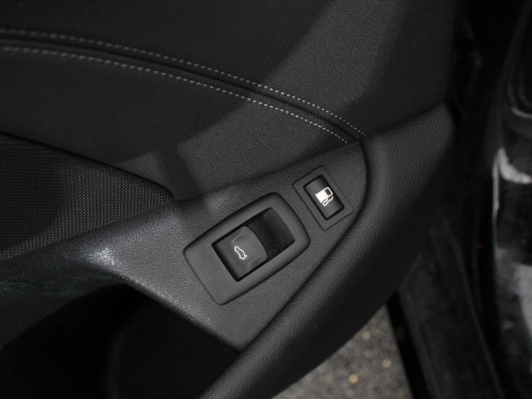 Vehicle Image 39