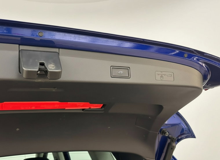 Vehicle Image 37