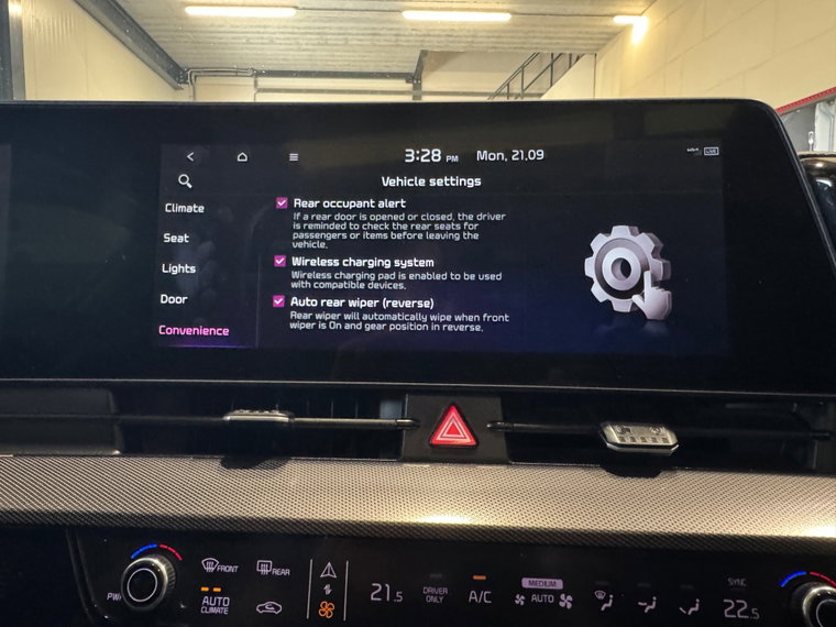 Vehicle Image 37