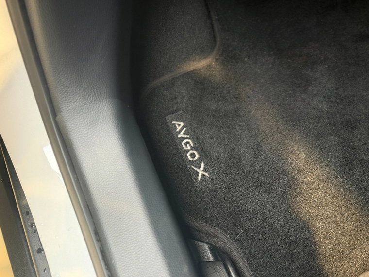 Vehicle Image 18