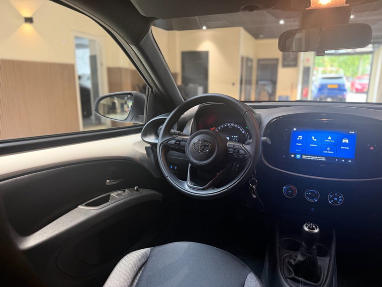 Vehicle Image 33