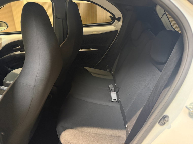 Vehicle Image 37