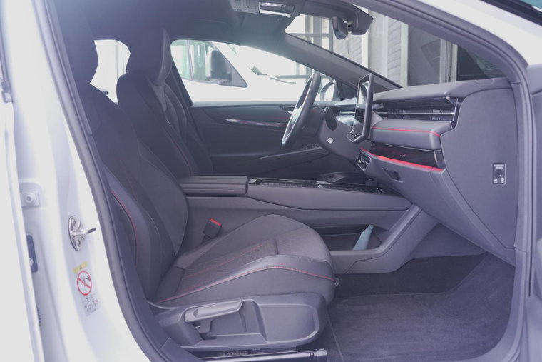 Vehicle Image 52