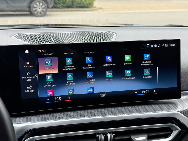 Vehicle Image 38