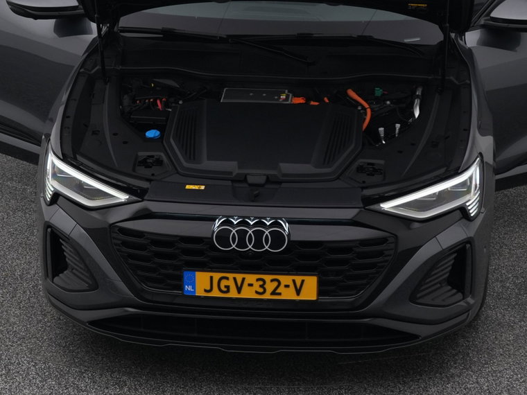 Vehicle Image 32