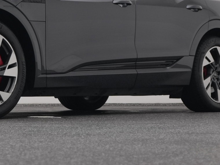 Vehicle Image 38