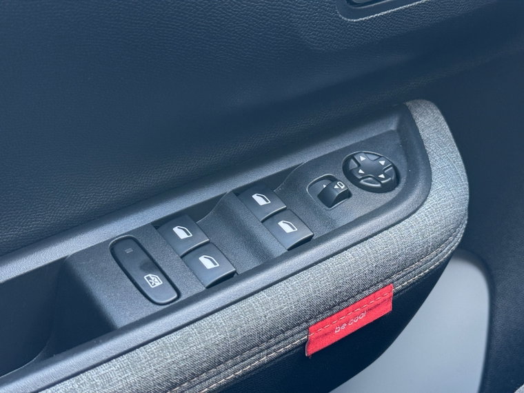 Vehicle Image 24