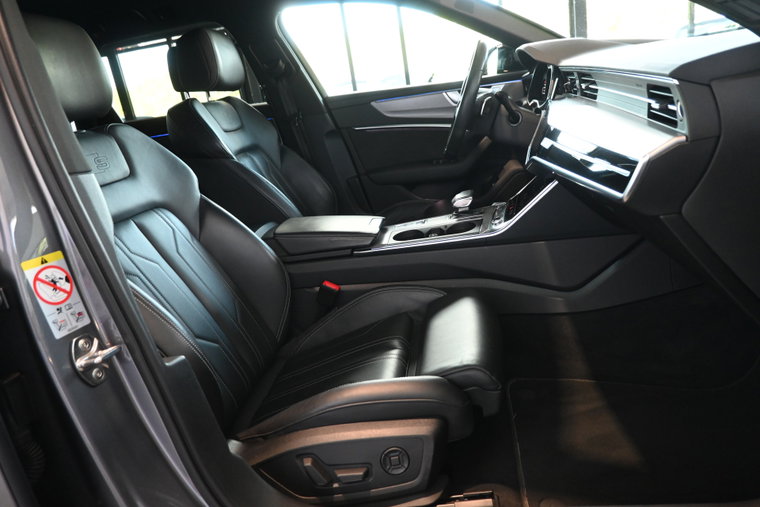 Vehicle Image 38
