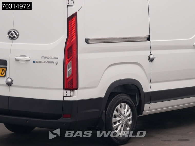 Vehicle Image 33