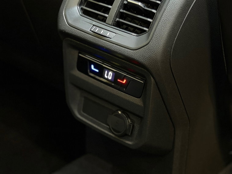 Vehicle Image 26