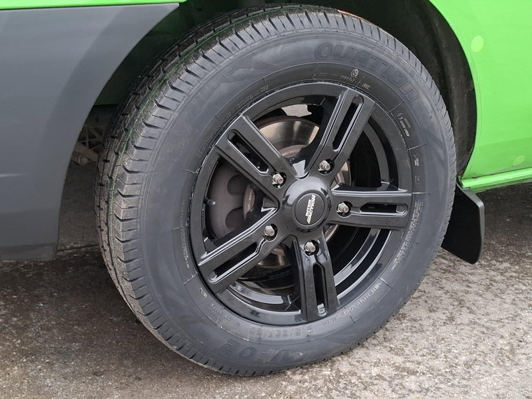 Vehicle Image 9