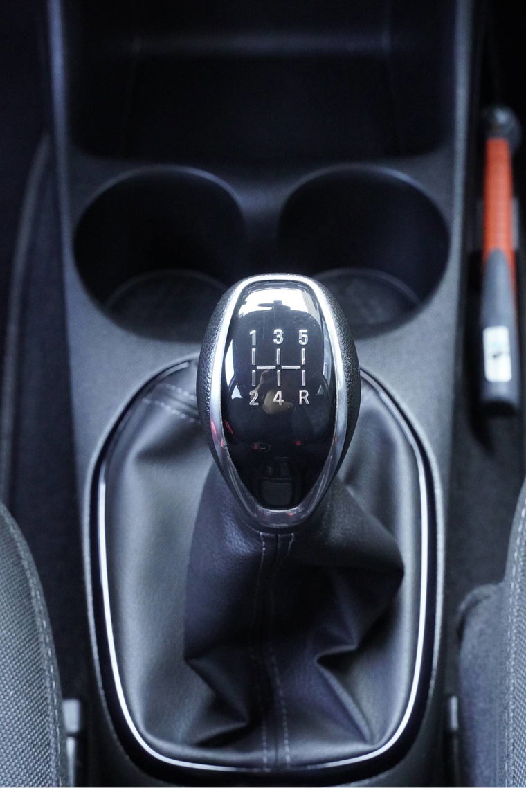 Vehicle Image 23