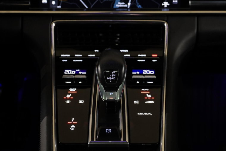 Vehicle Image 21