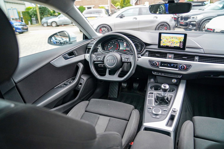 Vehicle Image 21