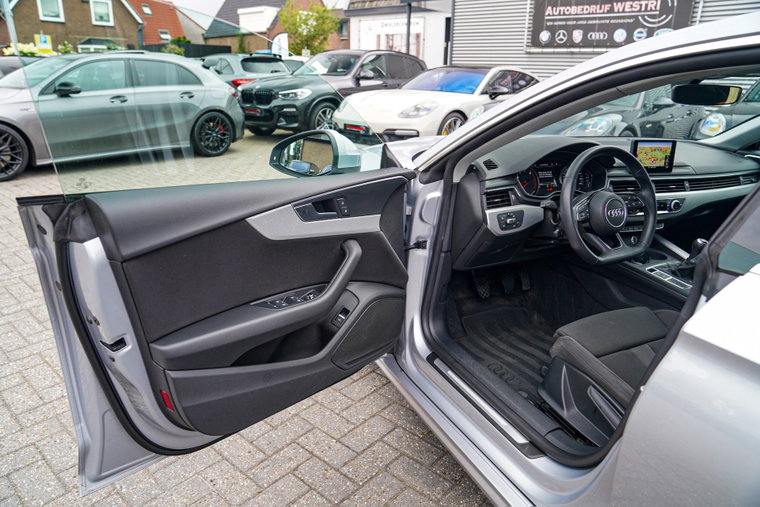 Vehicle Image 26
