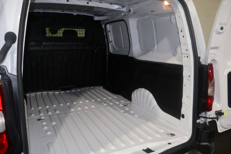 Vehicle Image 13