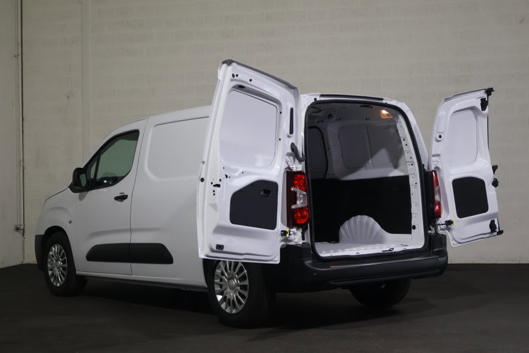 Vehicle Image 11
