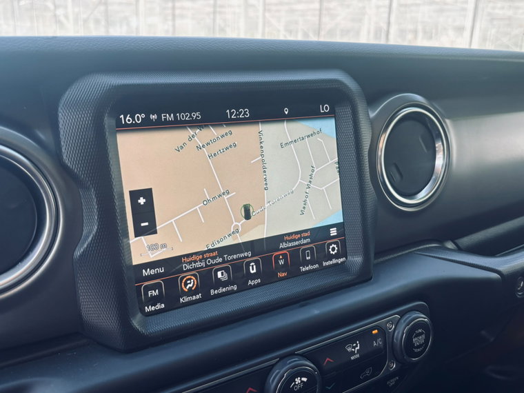 Vehicle Image 17