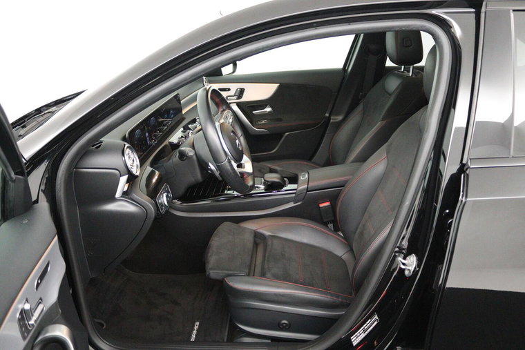 Vehicle Image 22