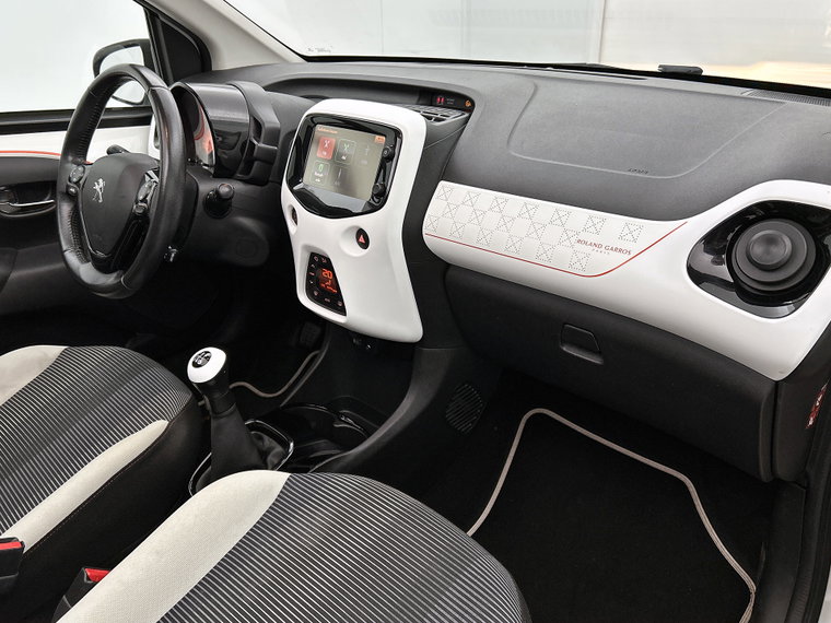 Vehicle Image 14