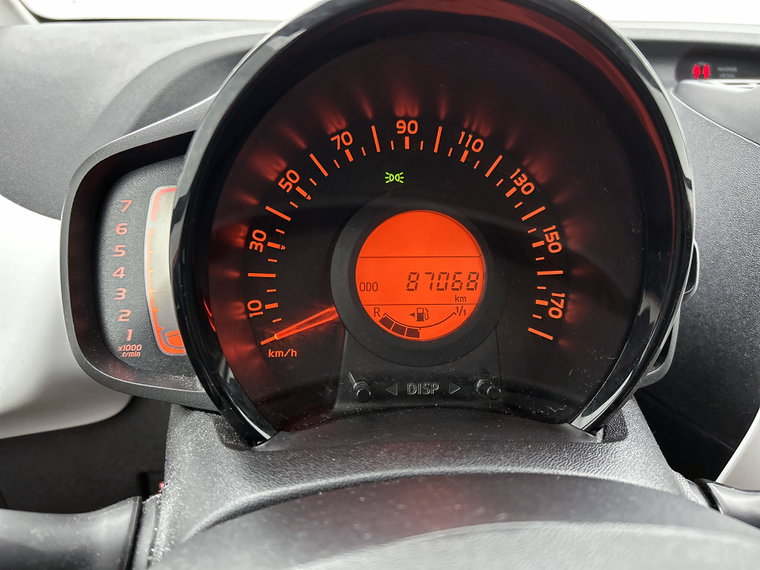 Vehicle Image 23