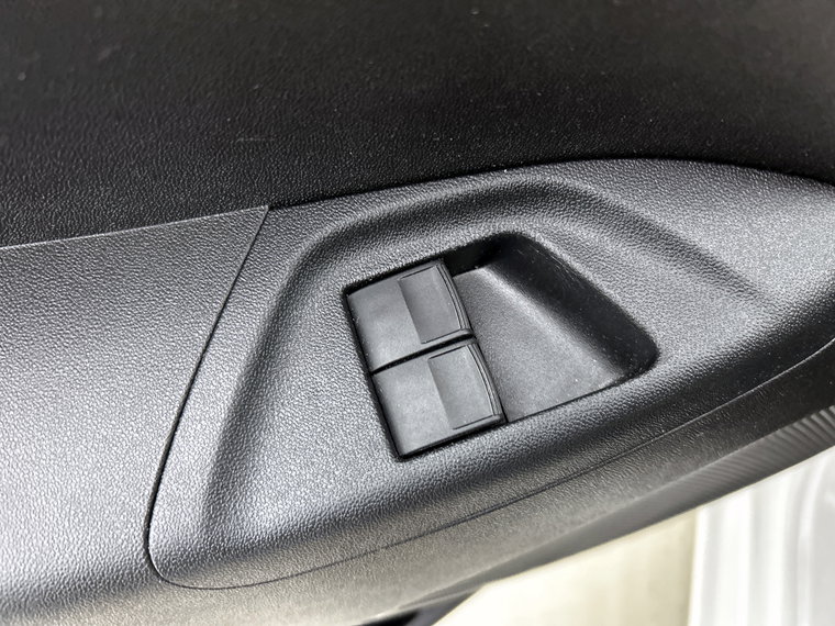 Vehicle Image 28