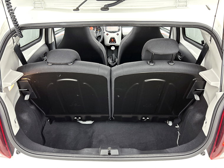 Vehicle Image 30