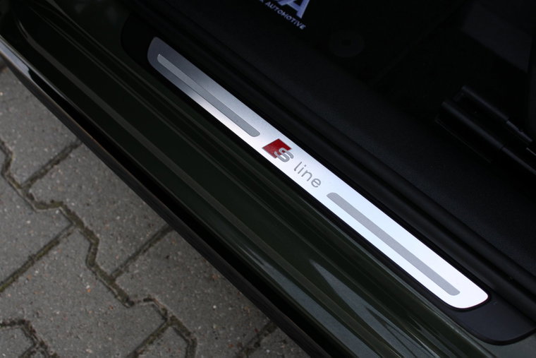 Vehicle Image 30